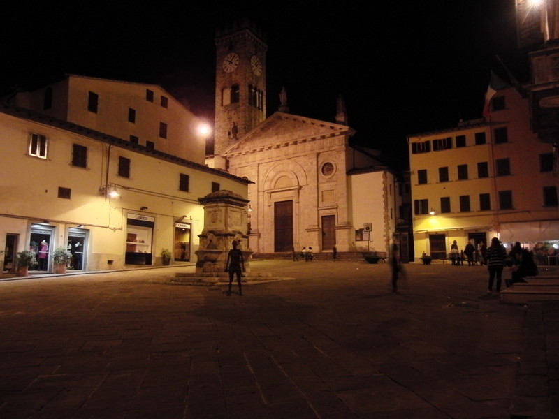 ''Si gioca di sera in piazza Cavour'' - Poggibonsi