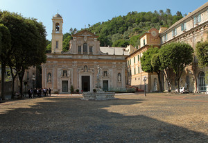 Piazza Santuario a Savona