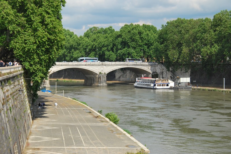 ''un ponte sul Tevere'' - Roma
