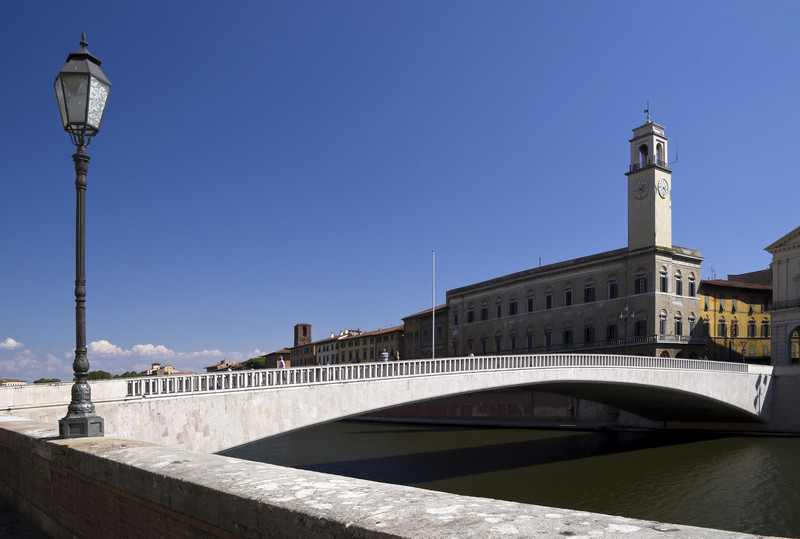 ''Ponte moderno, contesto antico'' - Pisa