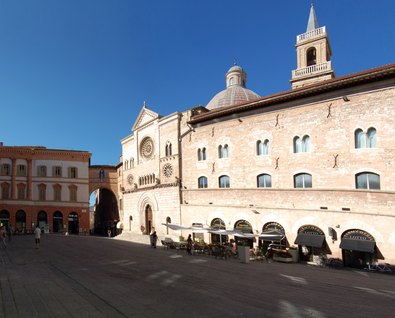 ''Lu centru de lu munnu'' - Foligno