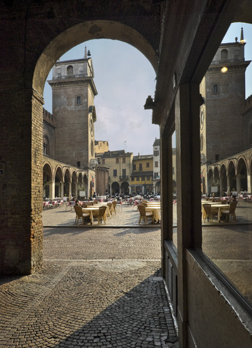 129837-579x800 129837-579x800