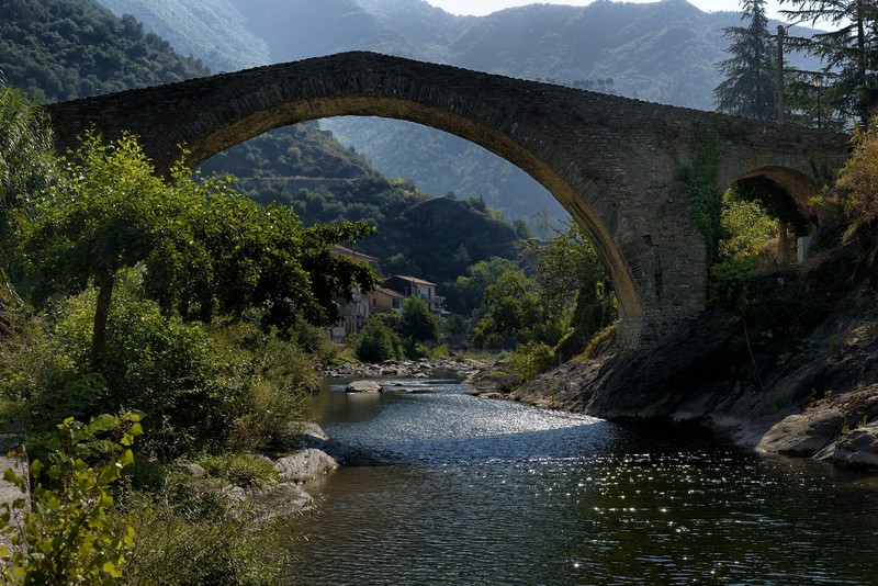 ''Là dove l’acqua luccica sotto un ponte bellissimo'' - Badalucco