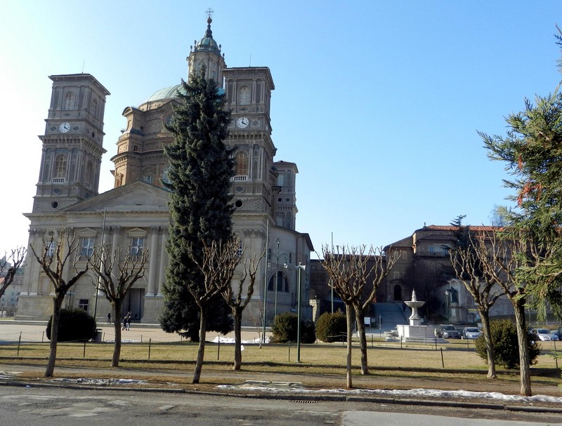 ''Davanti al Santuario'' - Vicoforte