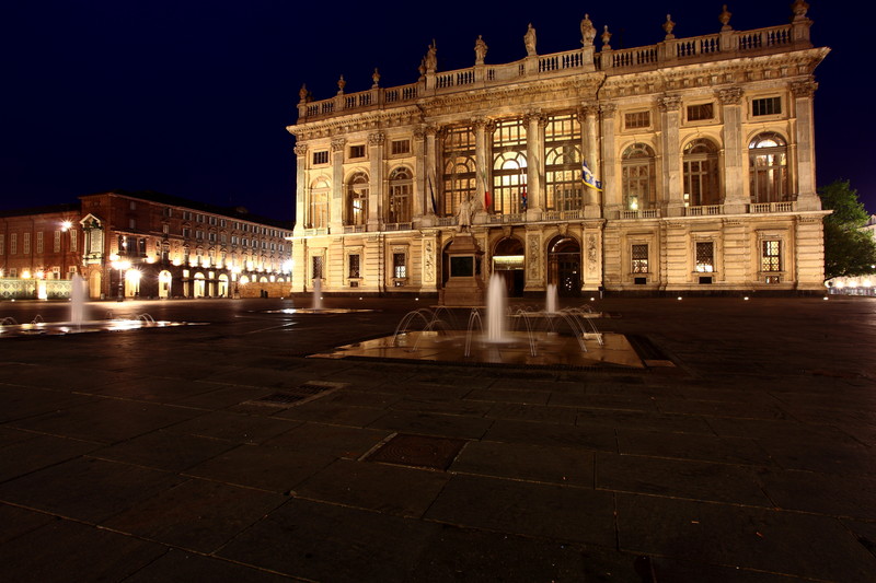 ''Un mattino in piazza'' - Torino