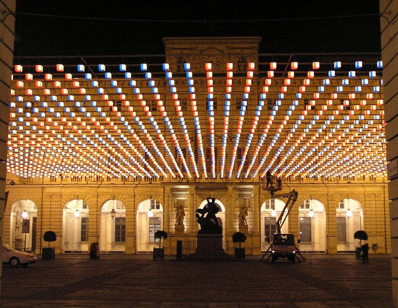 ''Piazza Palazzo di Città, Natale… grazie a chi ci cambia le lampadine!'' - Torino