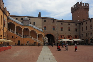Cortil Ducale (Piazza del Municipio)