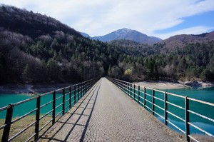 Ponte sul lago