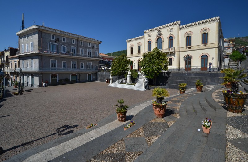 ''Zafferana – Piazza Umberto'' - Zafferana Etnea