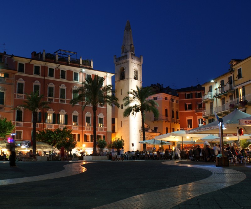 ''A cena in piazza Garibaldi'' - Lerici