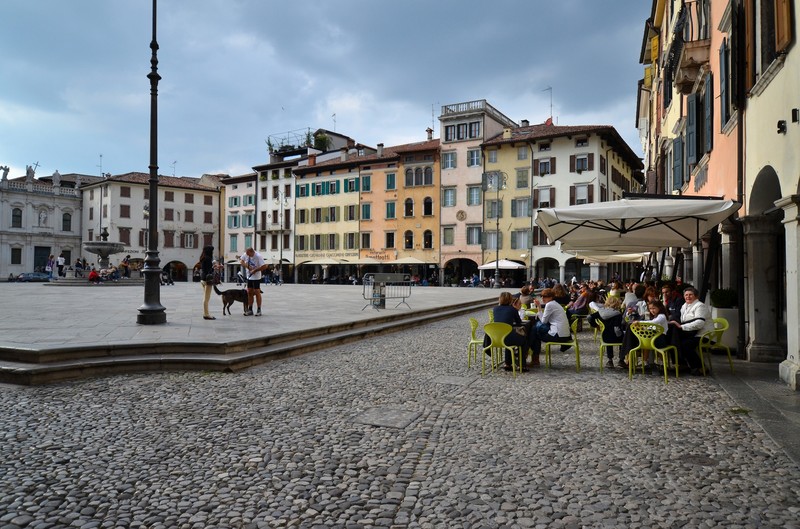 ''Un caffè in piazza'' - Udine