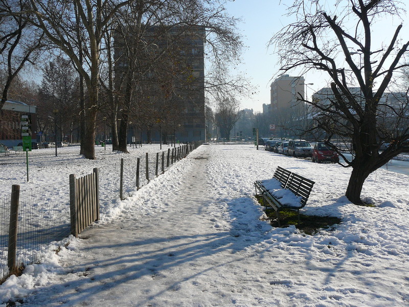 ''domenica d’inverno in piazza Po'' - Milano