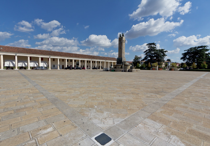 ''La grande piazza'' - Noventa Vicentina