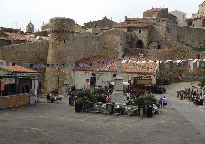 ''PIAZZA  GLORIOSA  A  GIGLIO  CASTELLO'' - Isola del Giglio