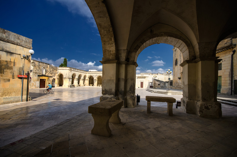 ''sotto i portici'' - Melpignano