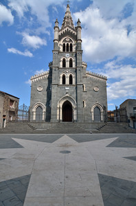 La piazza della Basilica Santa Maria Assunta