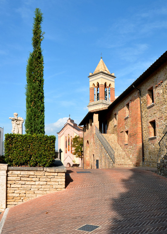 ''Solomeo e piazza Carlo Alberto Dalla Chiesa'' - Corciano
