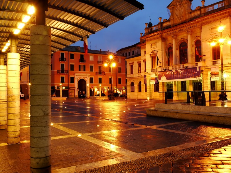 ''Il brillio dell’asfalto bagnato…'' - Savona