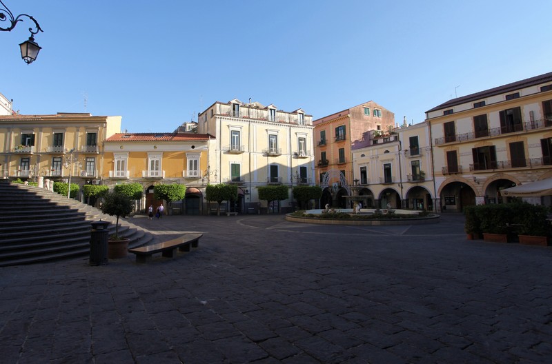 ''t’illumini d’incantevoli luci svegliandoti ogni mattina'' - Cava de' Tirreni