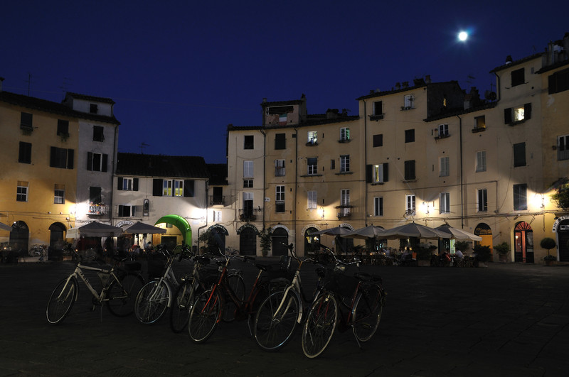 ''ruote e luna'' - Lucca