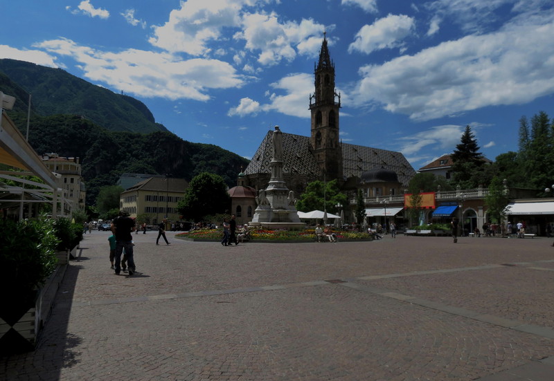 ''La piazza del poeta'' - Bolzano