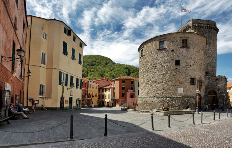 ''Piazza Castello'' - Varese Ligure