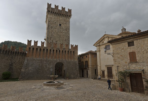 Entrando in Vigoleno