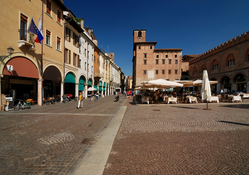 ''Piazza delle Erbe'' - Mantova