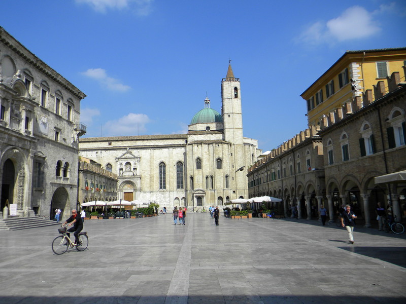 ''IN  PIAZZA  DEL  POPOLO'' - Ascoli Piceno
