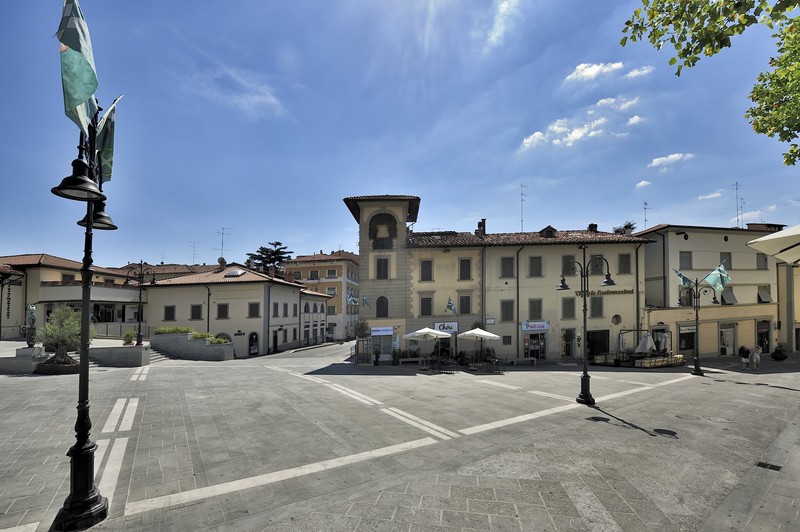 ''Ma che piazza soleggiata!'' - Arezzo