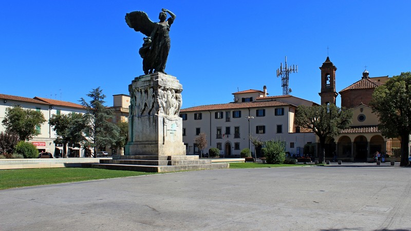 ''La Piazza della Vittoria'' - Empoli