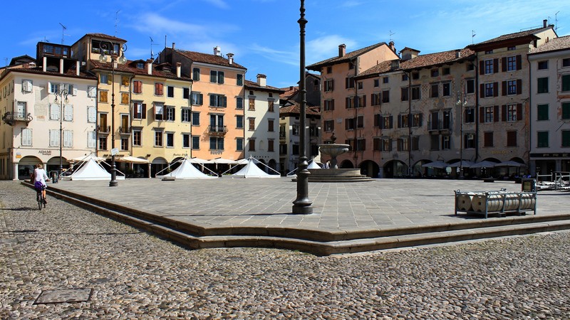 ''Una piazza di Udine'' - Udine