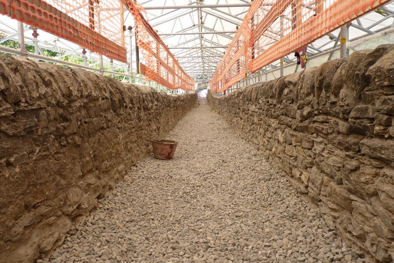 ''ponte-acquedotto romano chiuso per lavori in corso'' - Aymavilles