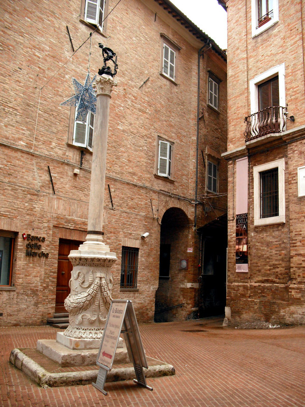 ''Largo San Crescentino'' - Urbino