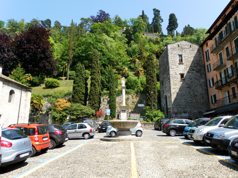 ''Piazza della Chiesa'' - Bellagio