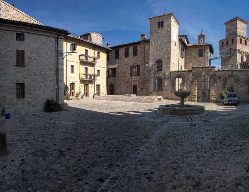 ''Vigoleno p.zza IV Novembre1'' - Vernasca