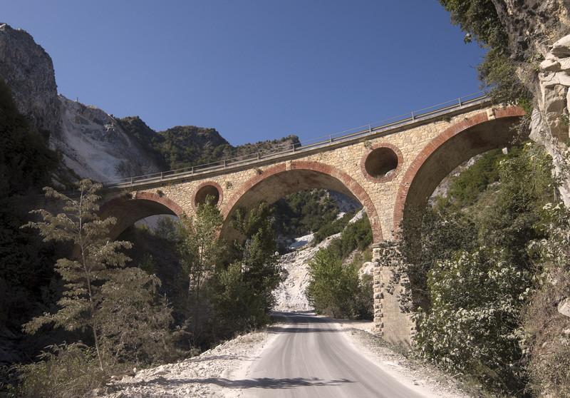 ''Il ponte in salita'' - Carrara