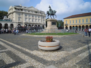 Adunata in Piazza della Libertà