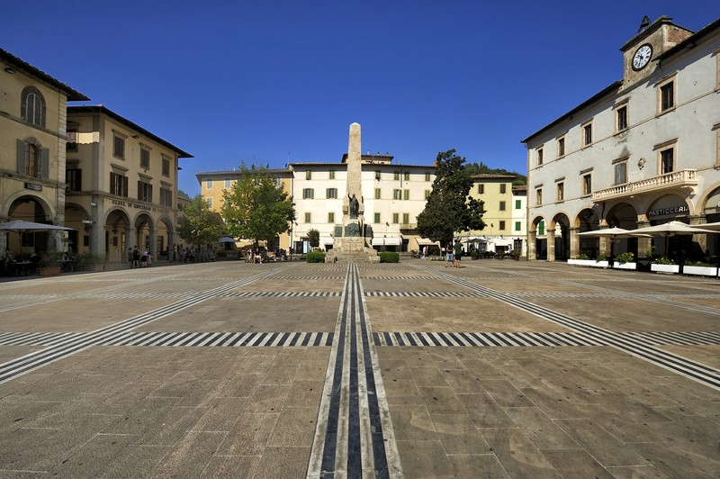 ''Bella ed ampia la tua piazza'' - Colle di Val d'Elsa