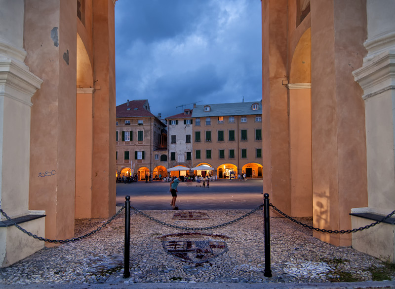 ''Scorcio su Piazza V.Emanuele II'' - Finale Ligure