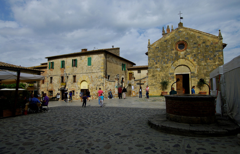 ''Da dietro al pozzo'' - Monteriggioni