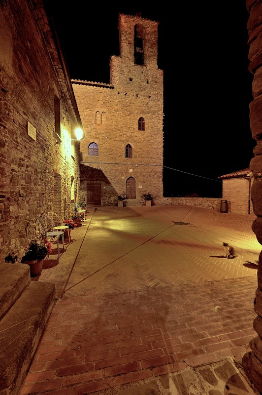 ''sbirciando su Piazza Masolino !!!'' - Panicale