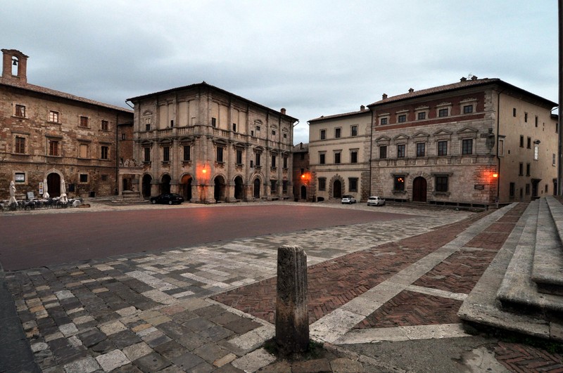 ''Parcheggiano anche qui !!!'' - Montepulciano