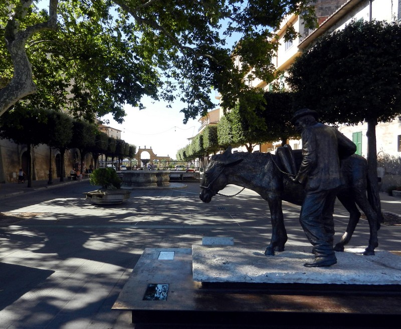 ''Nella piazza un omaggio “Al Villano”'' - Pitigliano