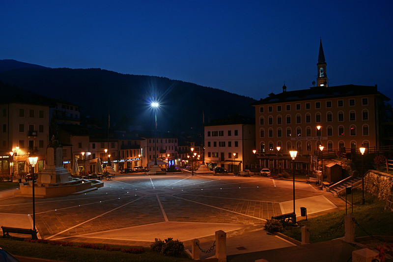 ''Nel cielo ci sono stelle che sono lacrime del mondo'' - Enego