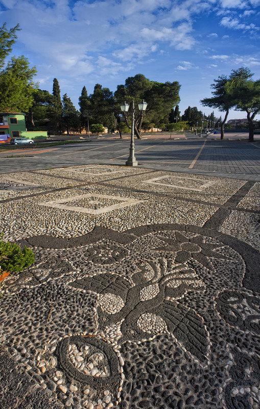''Aquila bi-fronte rovesciata'' - San Gregorio di Catania