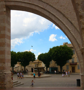 Piazza Basilica Santa Chiara