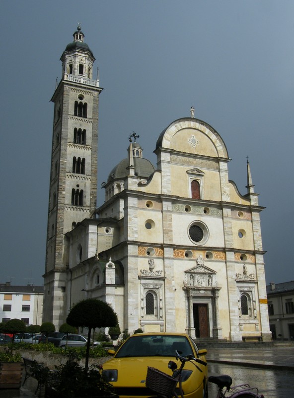 ''Giallo in Piazza Basilica'' - Tirano