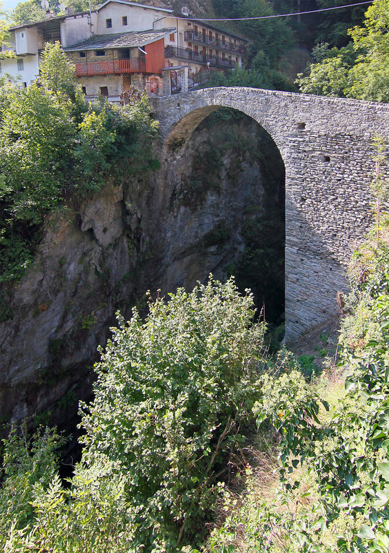 ''Ponte romanico sull’orrido'' - Ribordone