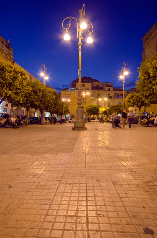 ''‘U pupu, quannu si vesti bonu, si senti puparu'' - Enna
